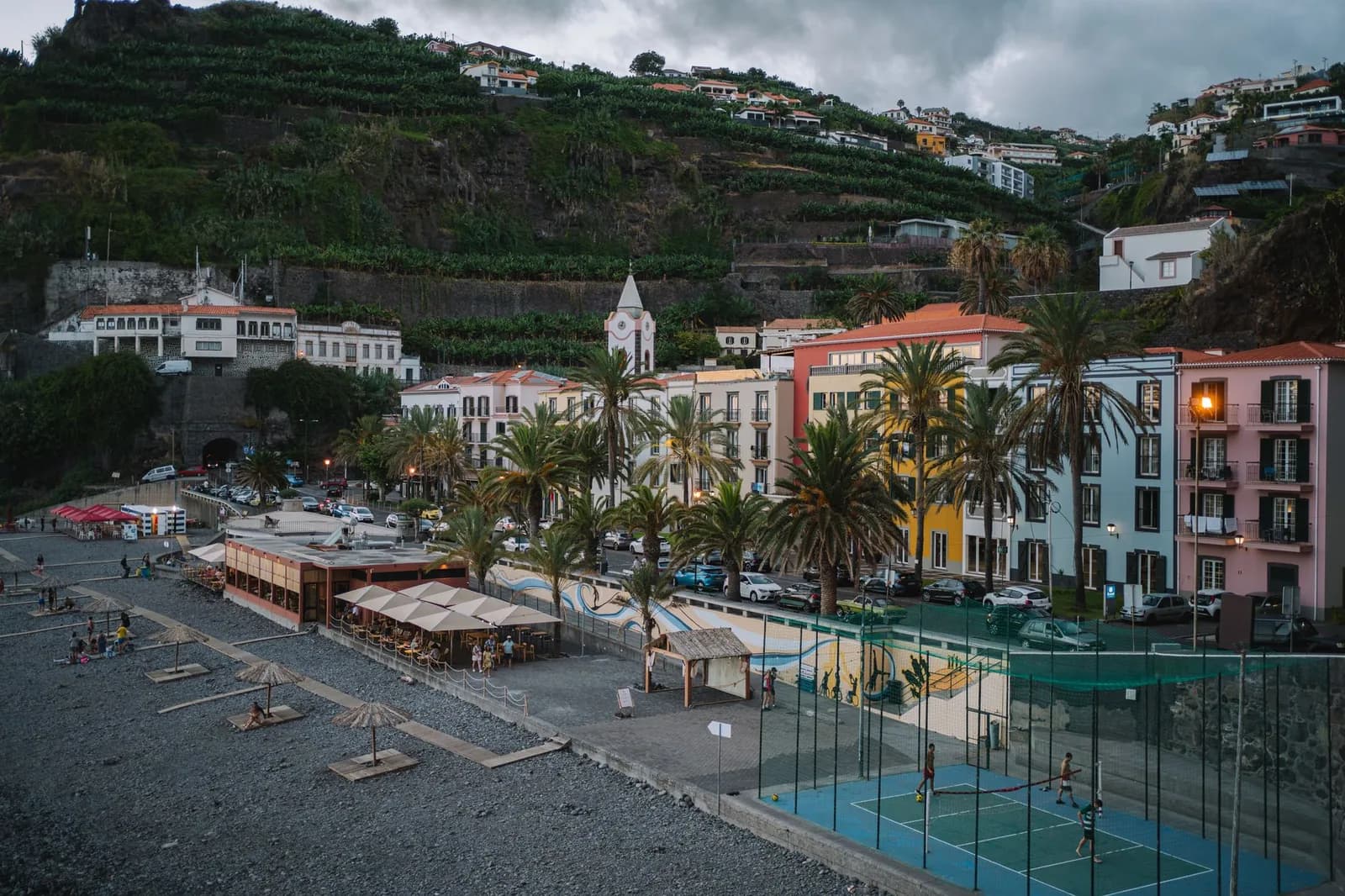 Le village de Ponta do Sol à Madère, foyer de la communauté de nomades digitaux